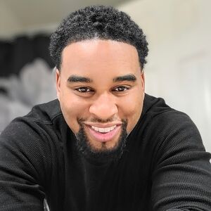 Meet your Posher, Dominique